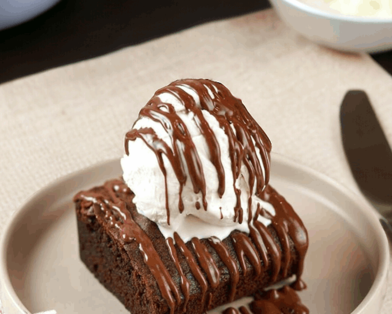 Brownie with ice cream